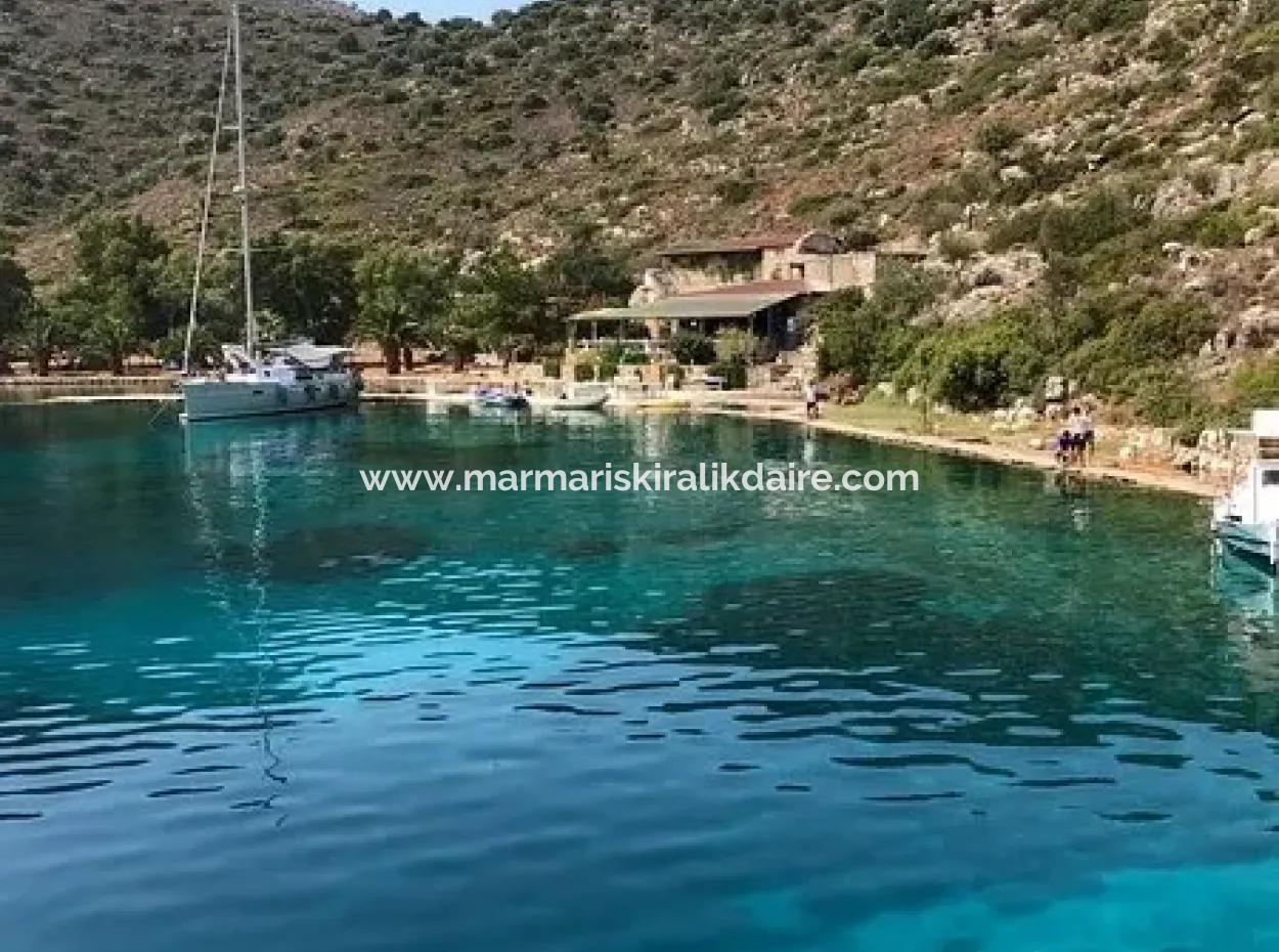 Gebaut Auf Einem Grundstück Von 7000 M2, Das Yacht Club Hotel ,Yacht Zum Verkauf Durch Die Lage Am Meer