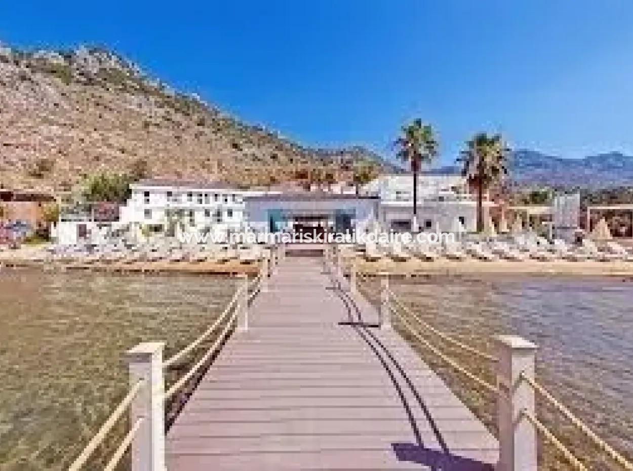 Zum Verkauf Am Meer In Einer Entfernung Von 40 Km Von Marmaris Hotel Handtücher