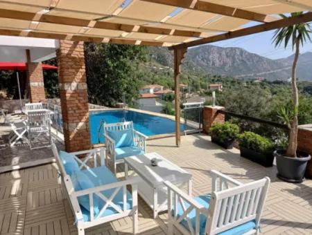 Villa Zum Verkauf In Marmaris Söğüt Village, Mit Herrlichem Meerblick, Swimmingpool, Parkplatz, 3 Zimmer, 1 Wohnzimmer, Garten, 200M2 Nutzfläche