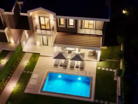 Ultra Luxury Daily Villa For Rent With Detached Swimming Pool, 3 Rooms, 1 Living Room, Garden In Marmaris Camli Neighborhood