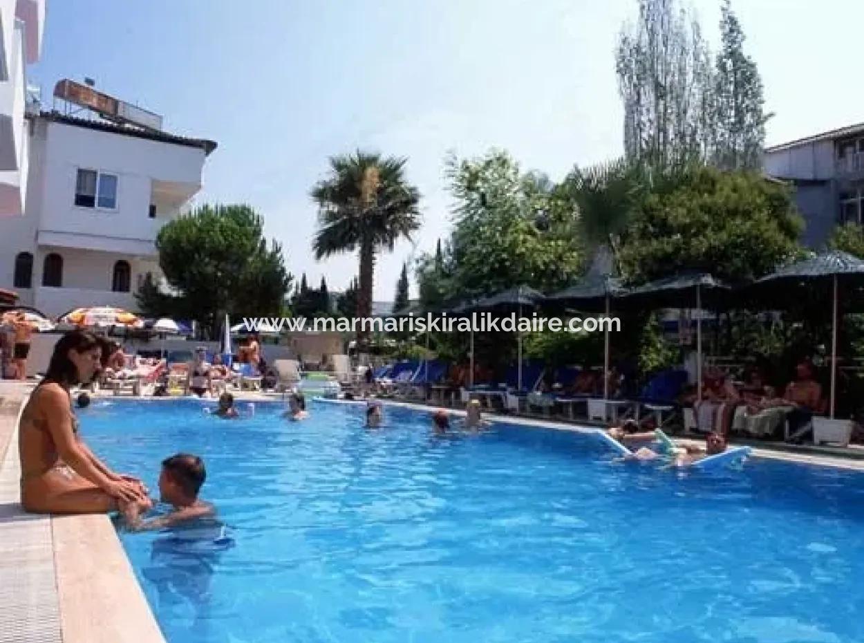 Marmaris Merkezinde Denize Yakın Satılık 70 Oda Otel