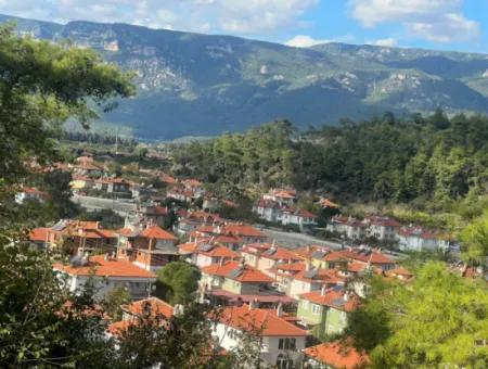 Muğla İli Ula İlçesi Gökçe Mahallesinde Orman Manzaralı Denize 2 Km Mesafede Yüzme Havuzlu Satılık Lüks Daire