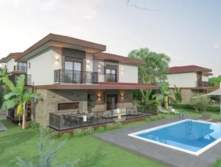 Marmaris Çetibeli Mevkiinde Tam Müstakil Havuzlu 3 Oda 1 Salon Açık Mtufak Satılık Villa 400M2 Arsa İçerisinde